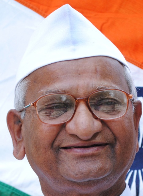 Anna_hazare_recieves_threat_letter_niharonline