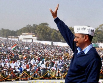 Kejriwal_with_farmers_niharonline