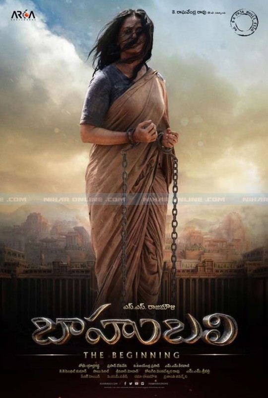 anushka_as_devasena_first_look_niharonline