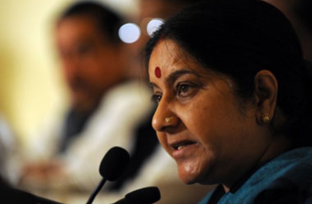 sushma_swaraj_reveals_congress_leader_name_niharonline